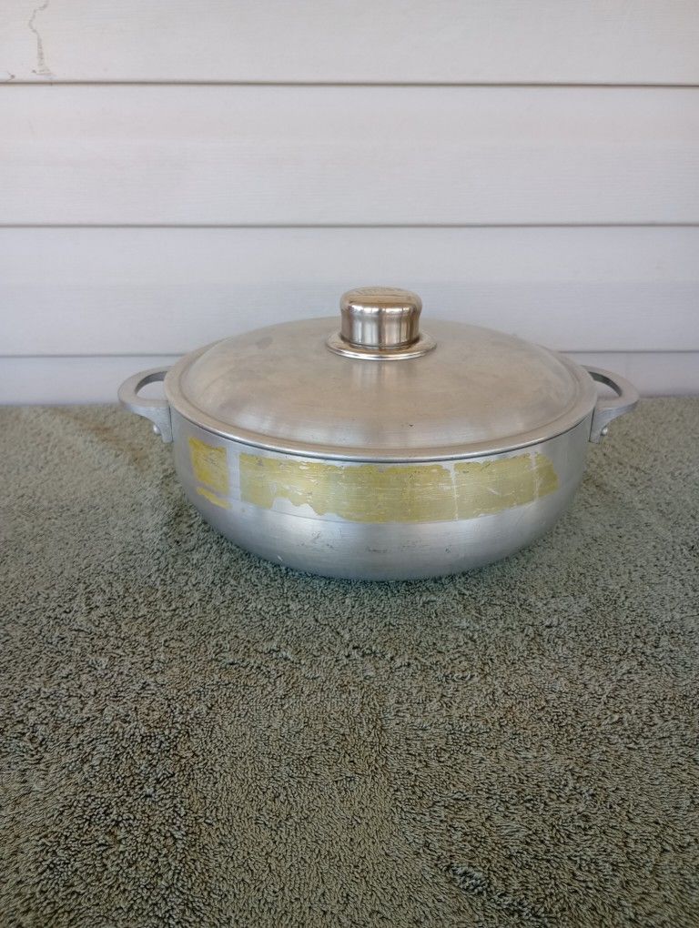 10" caldero with lid 