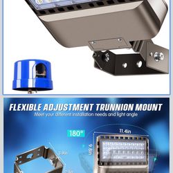 Brand New 150W Super Bright Parking lot light, Dusk to Dawn, 5000K