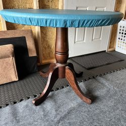  Round Pedestal Table