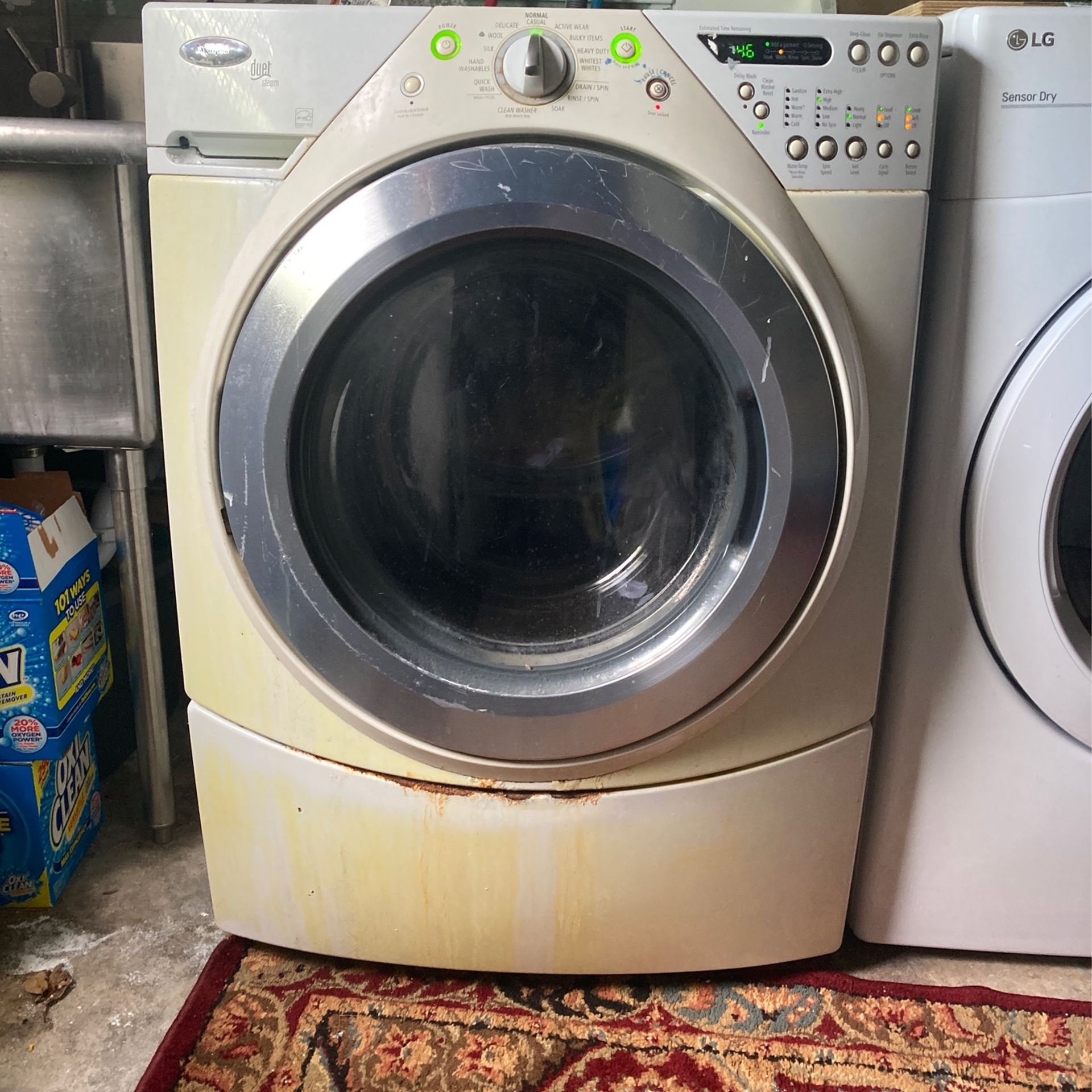 Whirlpool duet front load washing machine for Sale in Palm Beach, FL OfferUp