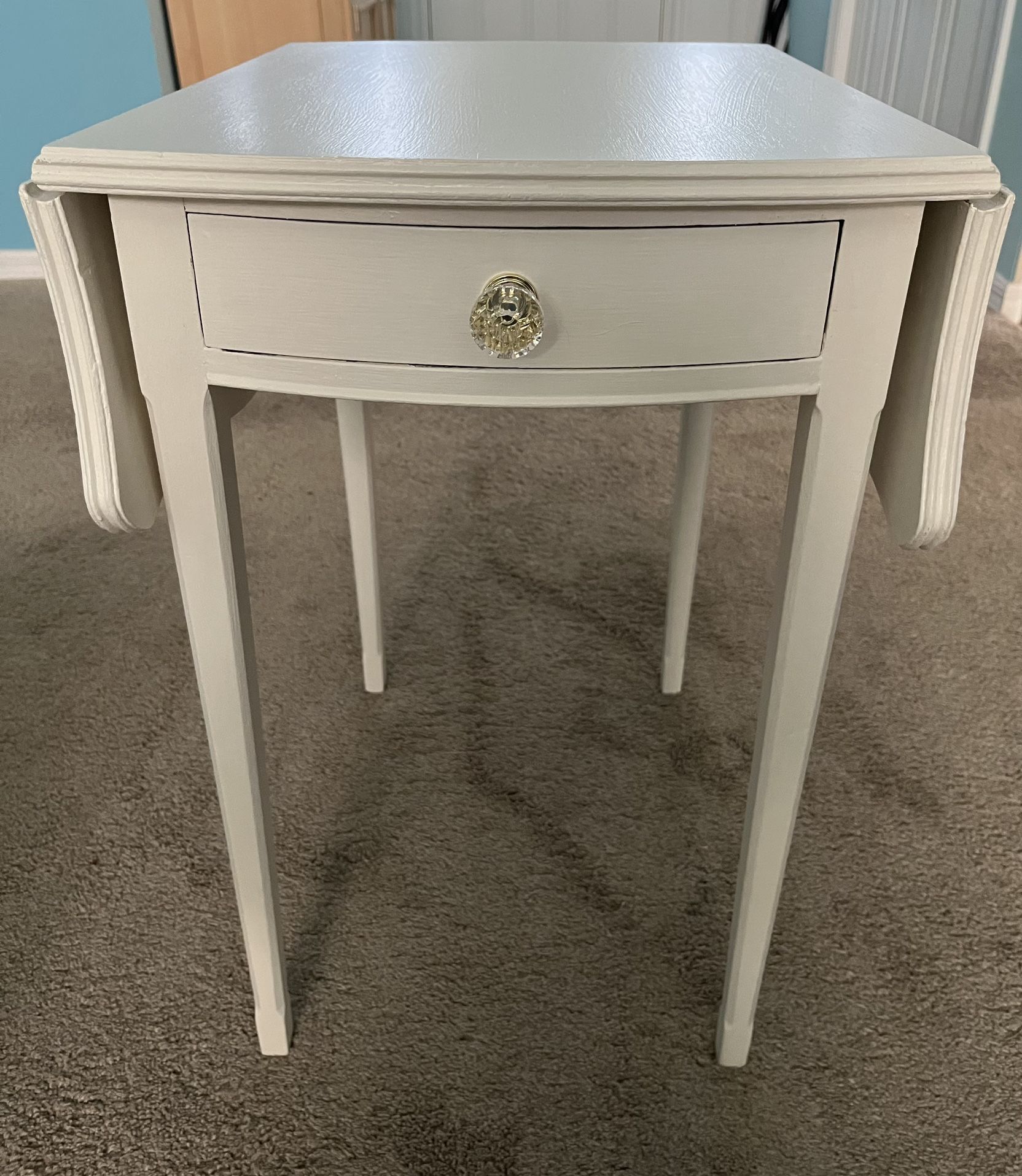 EXPANDABLE END TABLE w/ DRAW