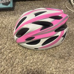 Girls helmet used, but in good condition
