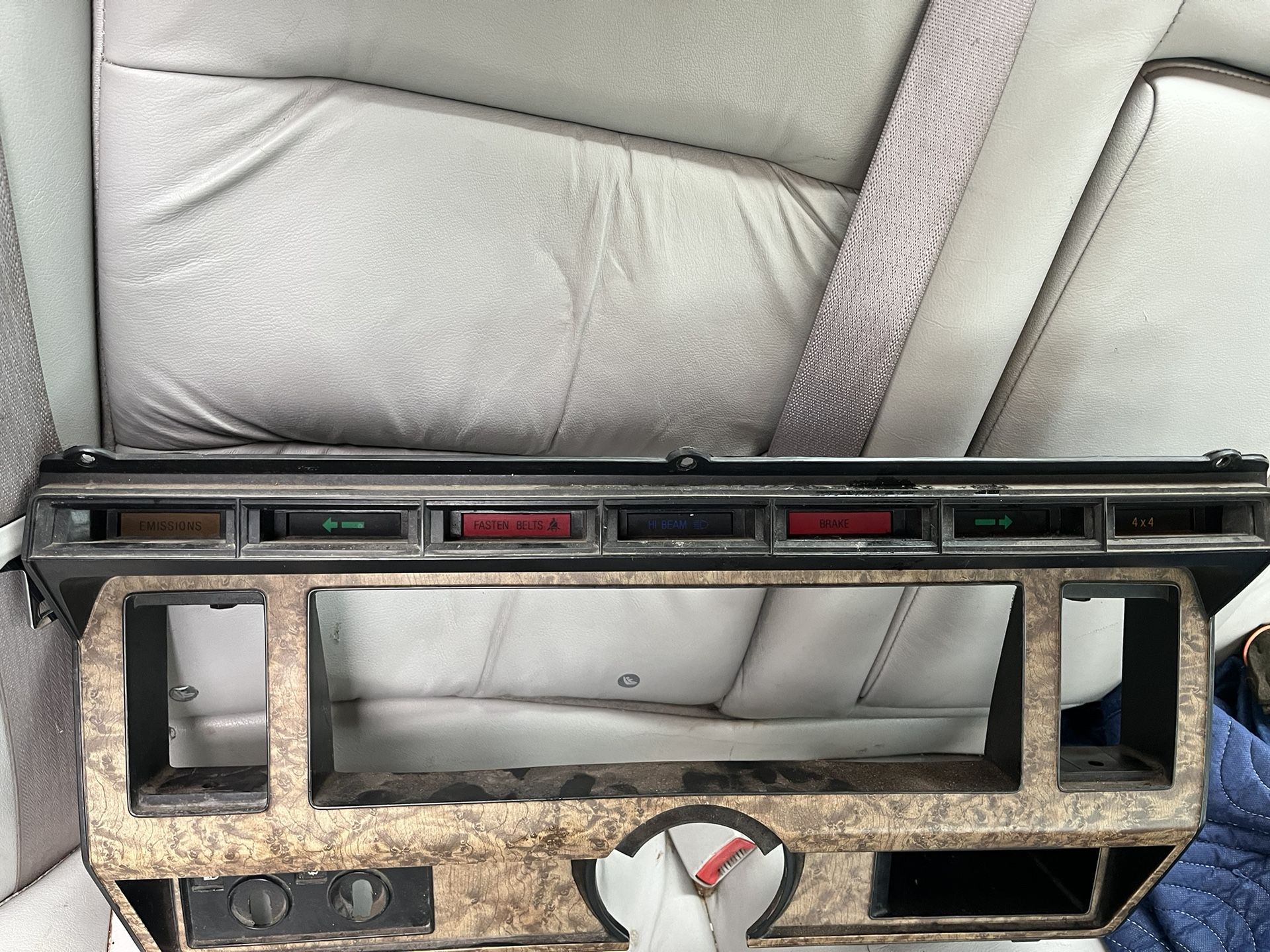 1(contact info removed) Ford Ranger Lariat Dash Cover