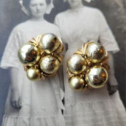 Vintage Gold Tone Bubbly Cluster Beaded Clip On Earrings