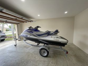 2006 Yamaha Wave Runner FX with Brand new Trailer