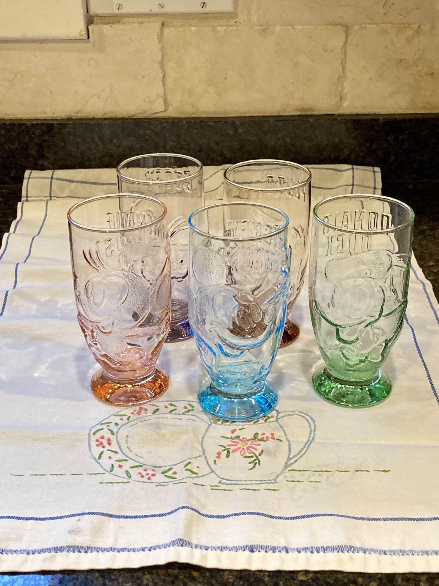 Walt Disney Co Character Glasses Mickey Minnie Donald Duck Pluto Goofy  Rainbow Glasses for Sale in Tacoma, WA - OfferUp