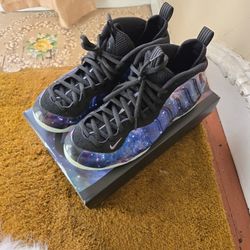 Nike Galaxy FOAMPOSITE's  sz 10