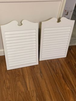 Vintage Louvered Medicine Cabinet w/glass Shelves