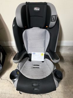 Chicco MyFit Harness + Booster Convertible Car Seat