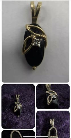Vintage 10kt Gold Oval Cut Onyx Pendant With Diamond