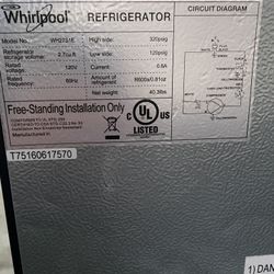 whirlpool Mini refrigerator 