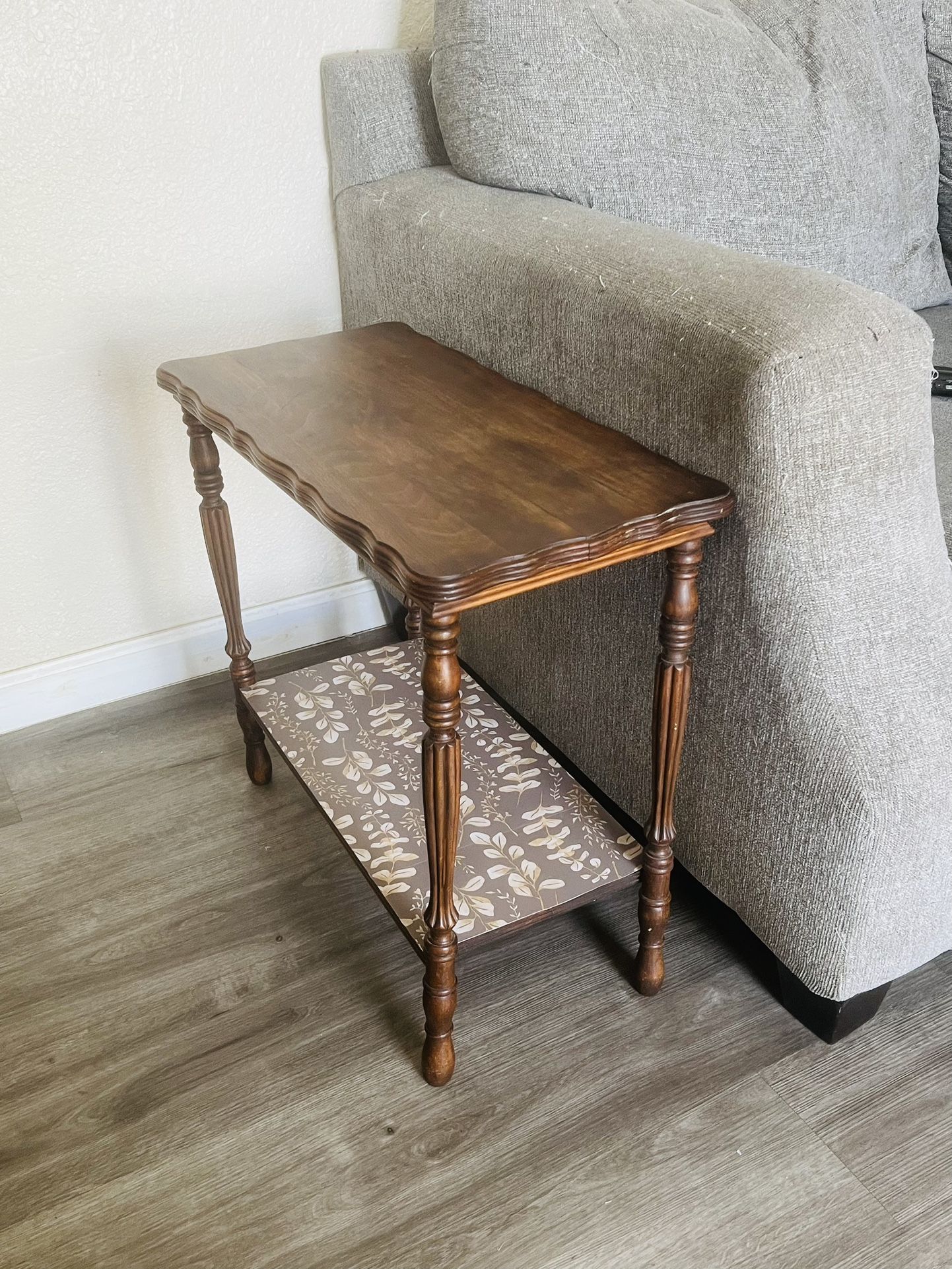 Scallop wooden side table
