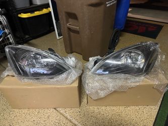 2005 Mitsubishi Lancer Headlights