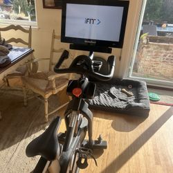 Nordic Track Commercial S22i Electric bike