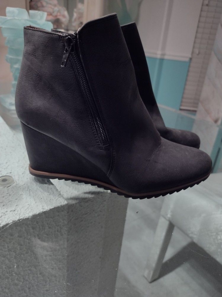 Women's SOUL Naturalizer Hudson Black Wedge Ankle Boots sz 9M