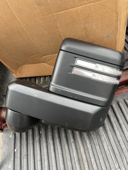 LEFT SIDE MIRROR 2020-2024 CHEVROLET SILVERADO 2500 HD O GMC SIERRA