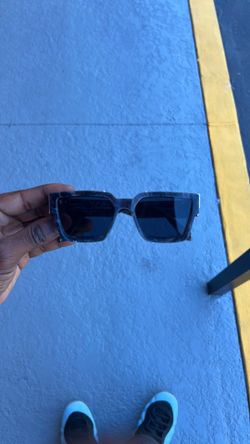 Lv millionaire sunglasses (rare color)