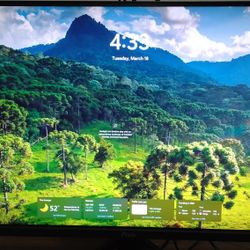 Desktop with Pixio Screen 