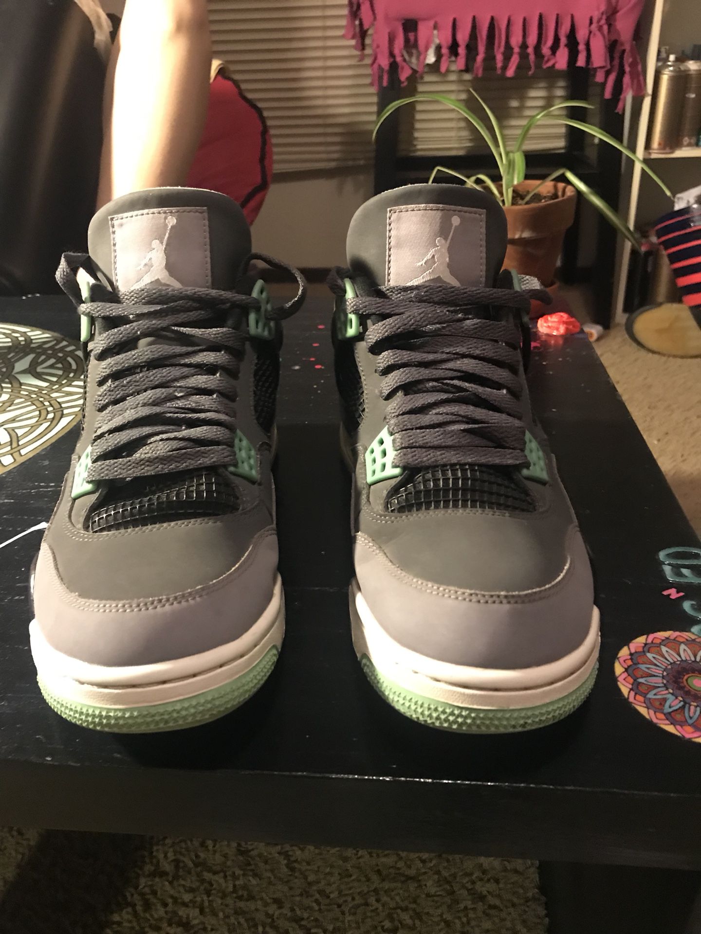 Jordan Retro 4s Green Glows. Size 10 VNDS! $210 obo