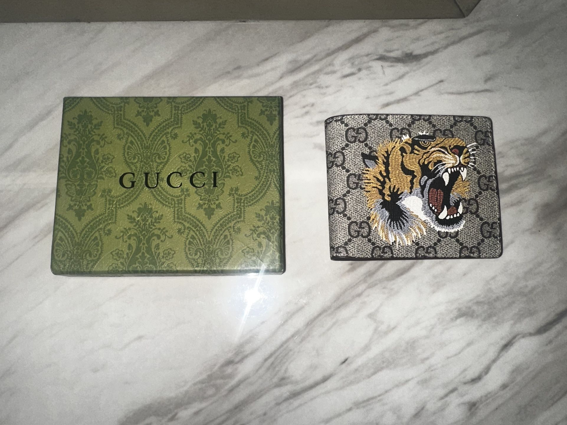 Gucci Wallet WITH BOX