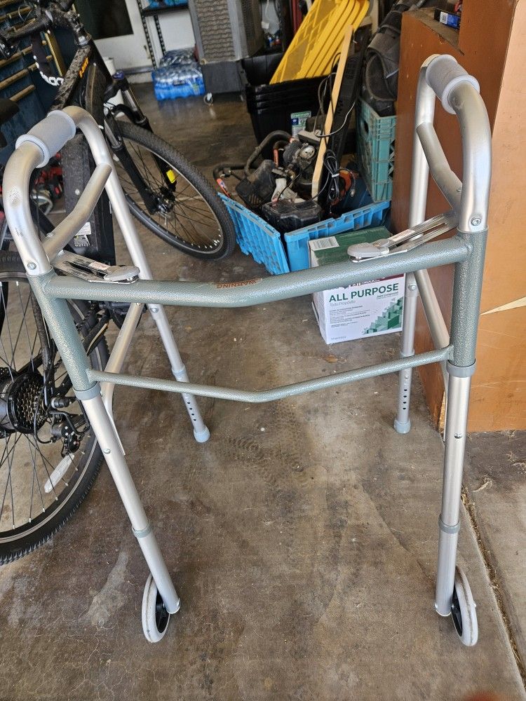 Folding walker