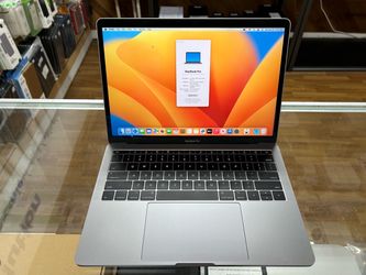 Macbook Pro 13 inch 2017 Two Thunderbolt 3 Ports core i5 16GB RAM 256GB SSD