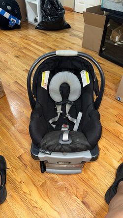 Chicco KeyFit 30 Zip Infant Car Seat with Base – Black/Gray