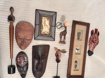 African Safari Wall Décor Set / Tribal Masks / Giraffe Art