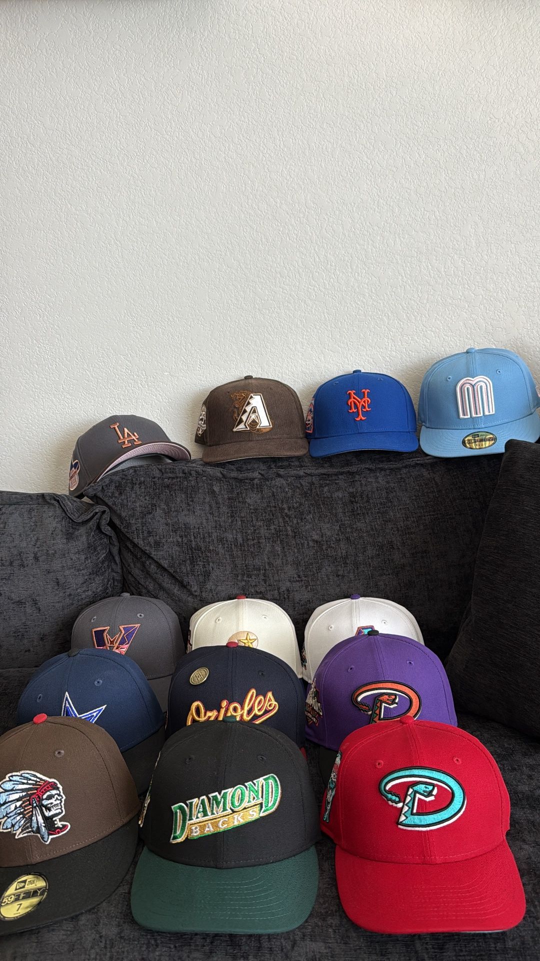 NEW ERA LIDS HAT CLUB FITTEDS SIZE 6 7/8 - 7 1/8