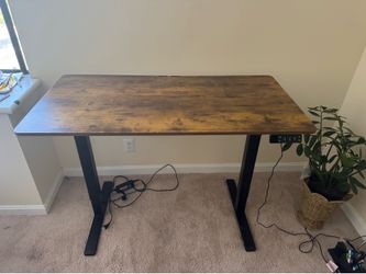 Electric standing desk