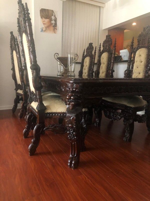 Comedor de caoba , De 6 Sillas.