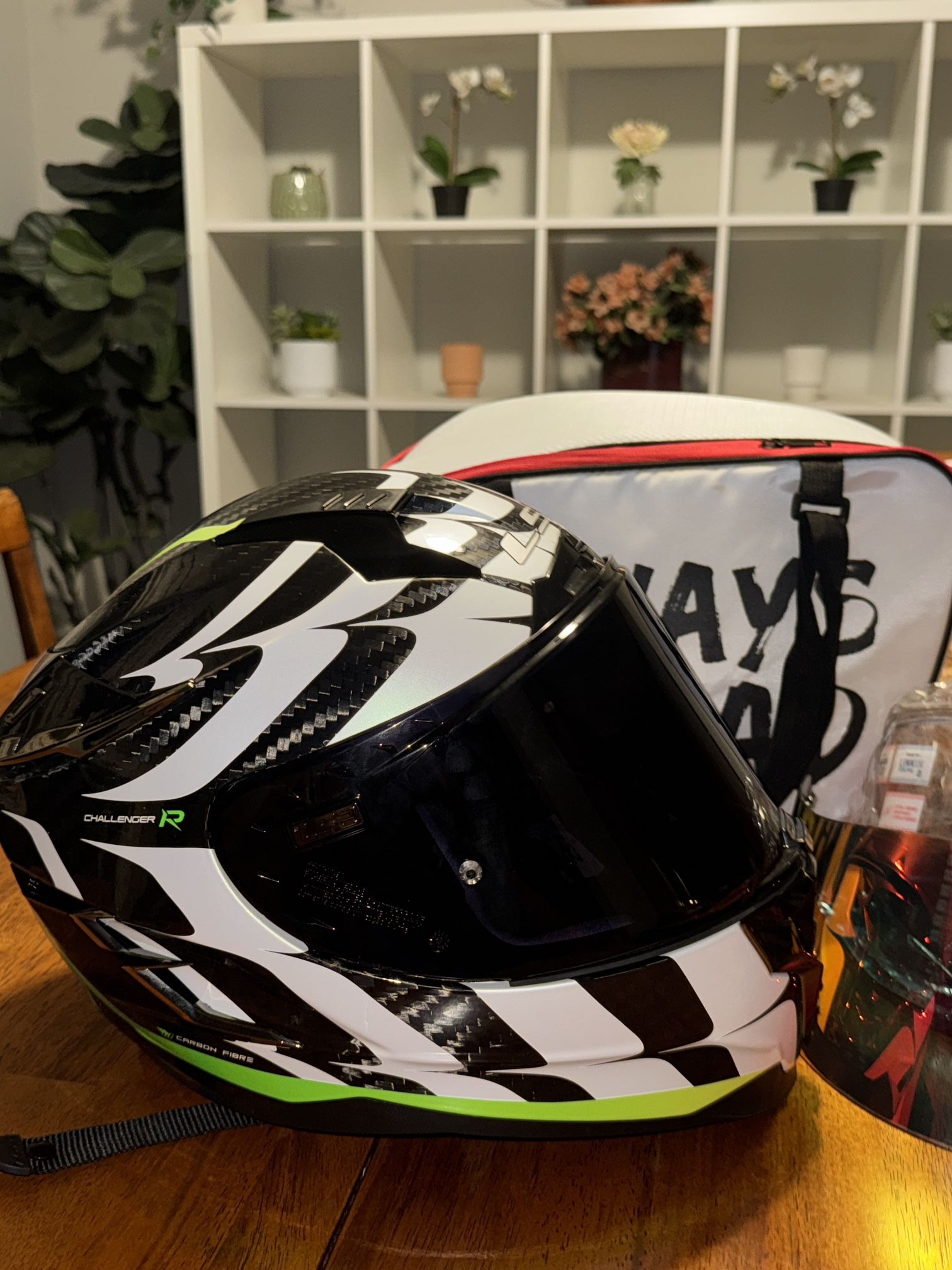 LS2 Motorcycle Helmet Size L WITH CARDO