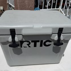 RTIC COOLER 20qts