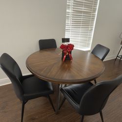 Mesa de comedor y 4 sillas