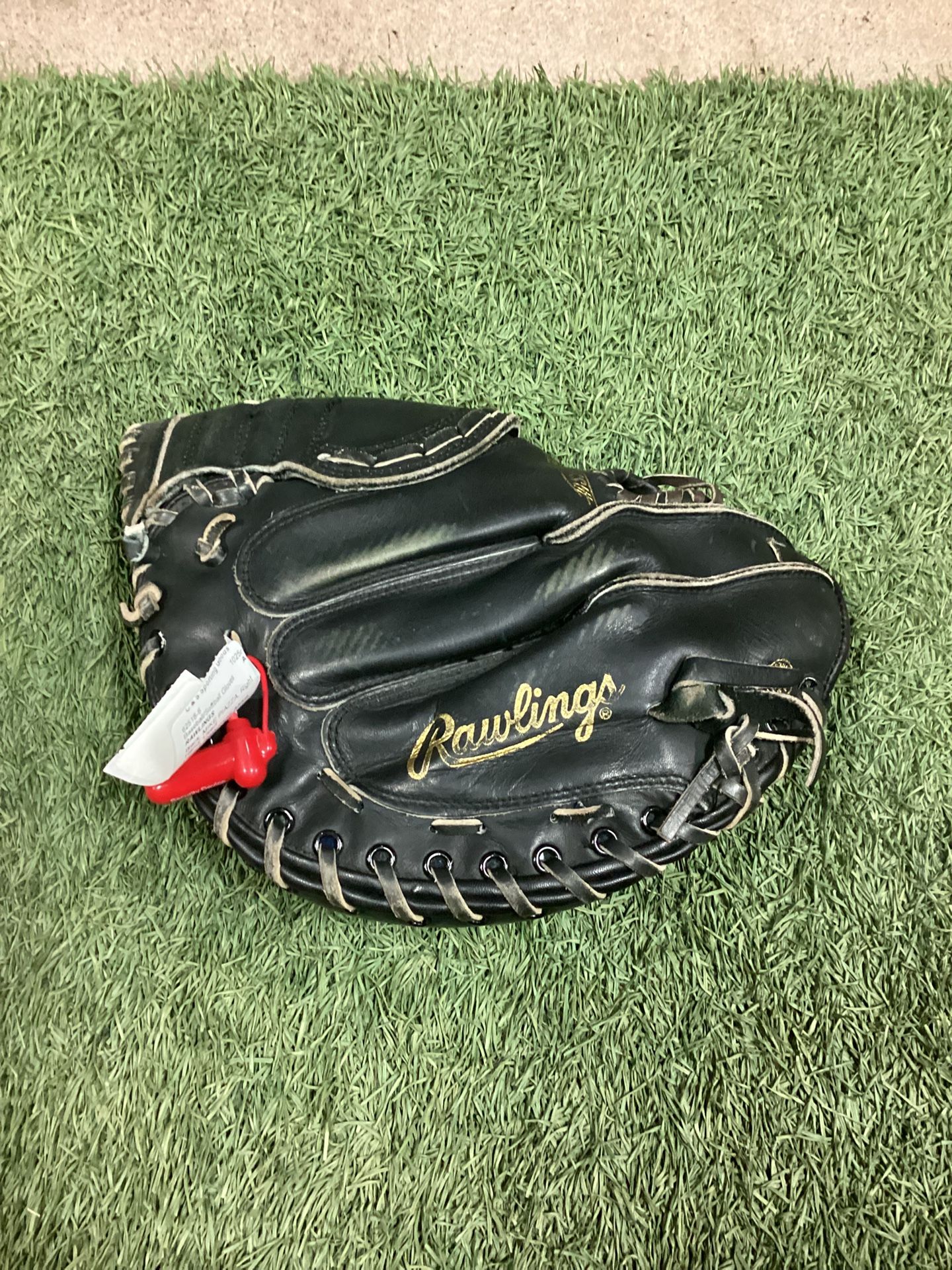 Used Rawlings Mike Piazza RCM30B Catchers Mitt - RHT (Read Description)