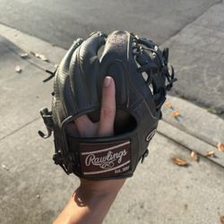 All Black Heart Of The Hide Infield Glove