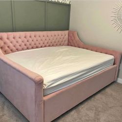 Full Size Day Bed