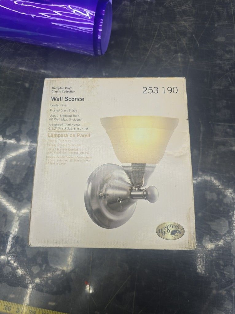 Wall Scone 60 Watts With Frosted Glass Shade