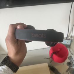 Beats Headphones Wireless (like New )