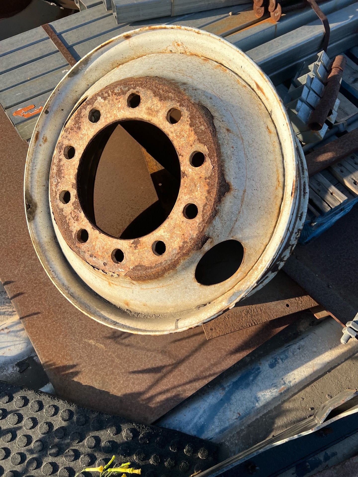 22.5-inch steel rims for trucks for Sale in Alta Loma, CA - OfferUp