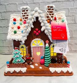 New Beautiful Gingerbread House