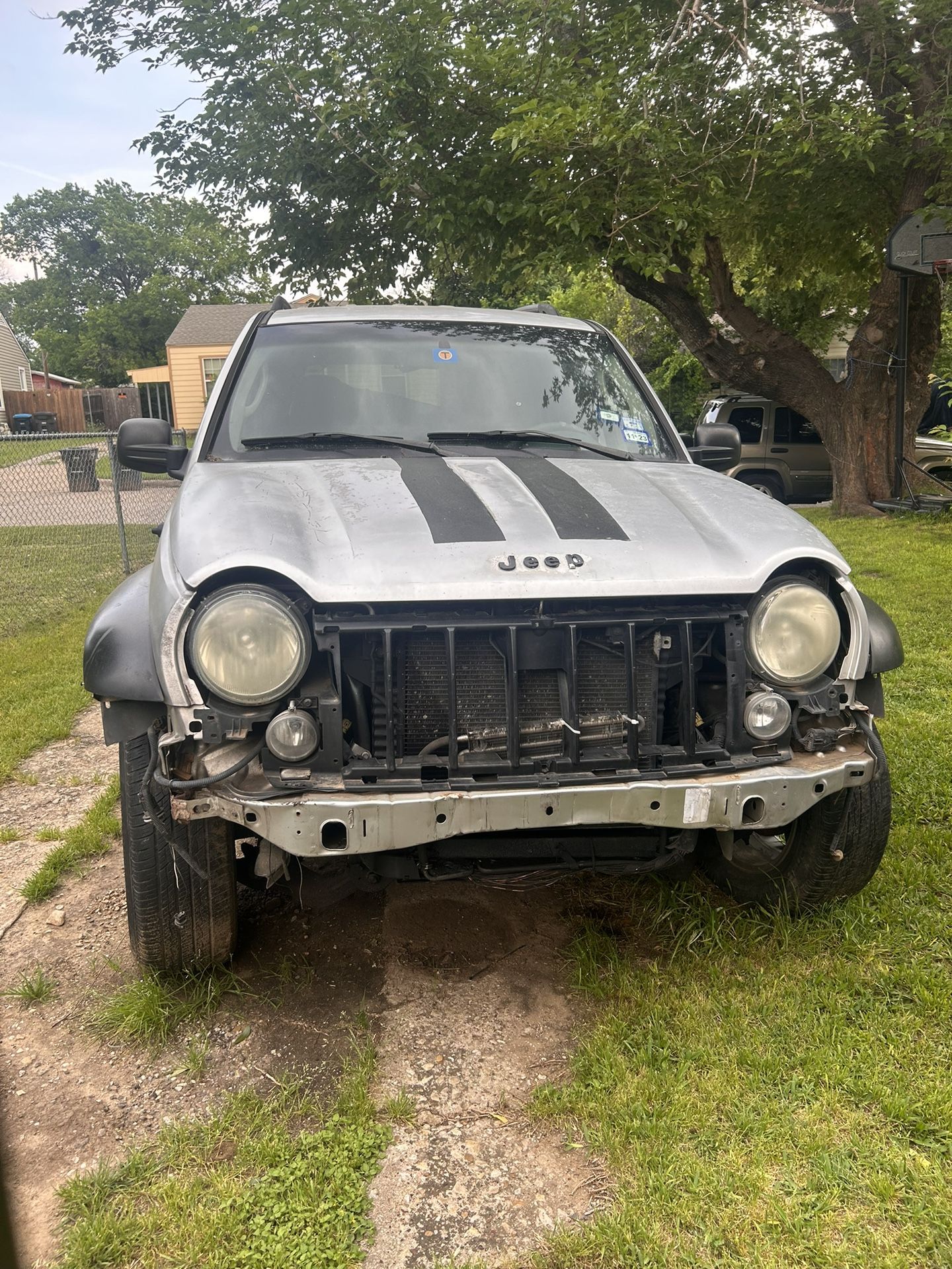 Jeep  It Turns On Doesn’t Run . Anyone Buys Cars 