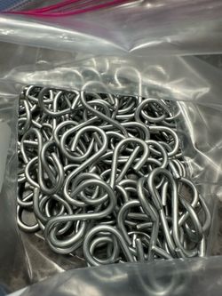 100 PIECES HOOKS 2”