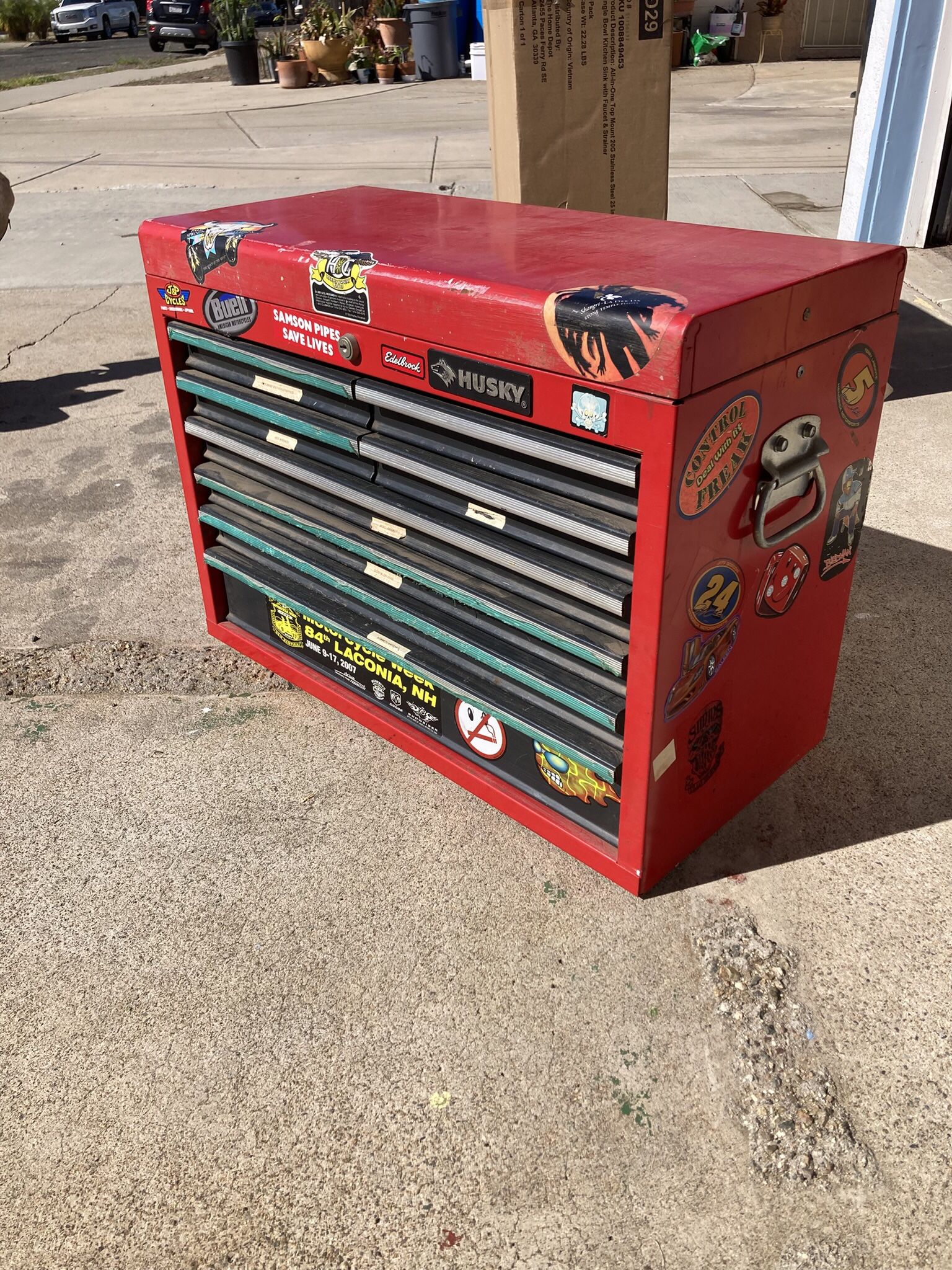 Tool Box HUSKY 8 Drawer With Top Hatch 26” W 12” D 19”H