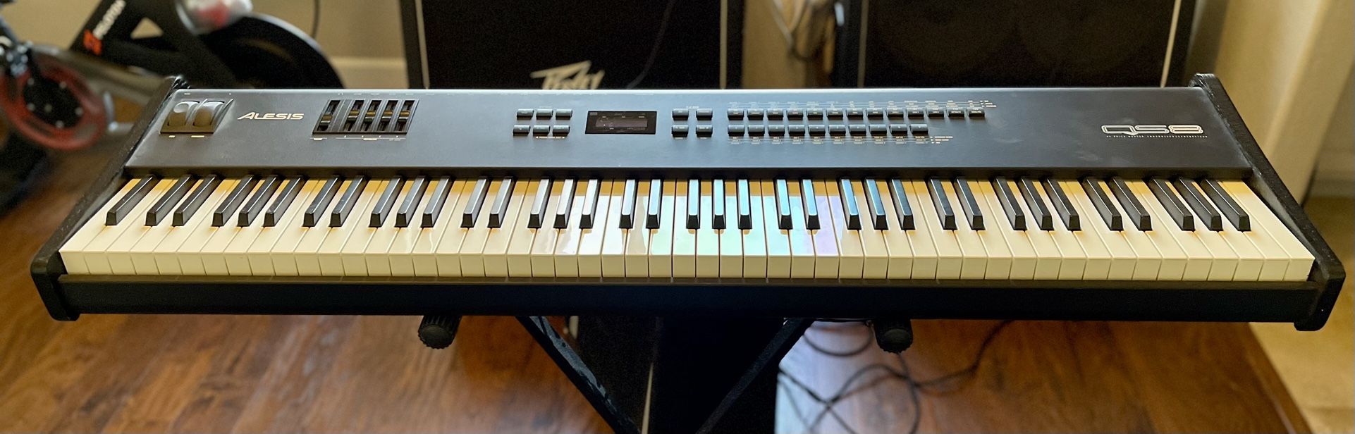 Alesis QS8 88-key Keyboard Synthesizer - Excellent Condition