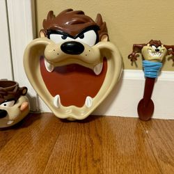 Vintage Warner Brothers Applause Taz Tasmanian Devil Plate, Cup And Spoon (spoon Battery Screw Stripped/does Not Work) $40