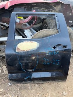 Rear door Toyota tundra 2024