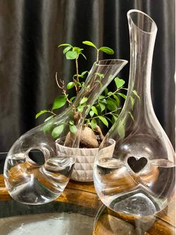 Fine dinning decanters mint !!