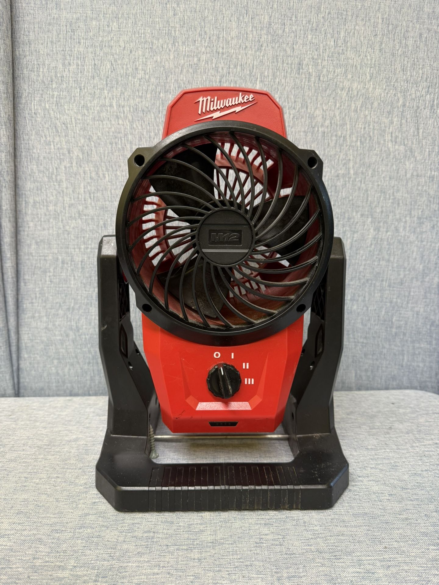 Milwaukee Mounting Fan - Tool Only