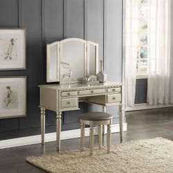 Vanity Dresser 
